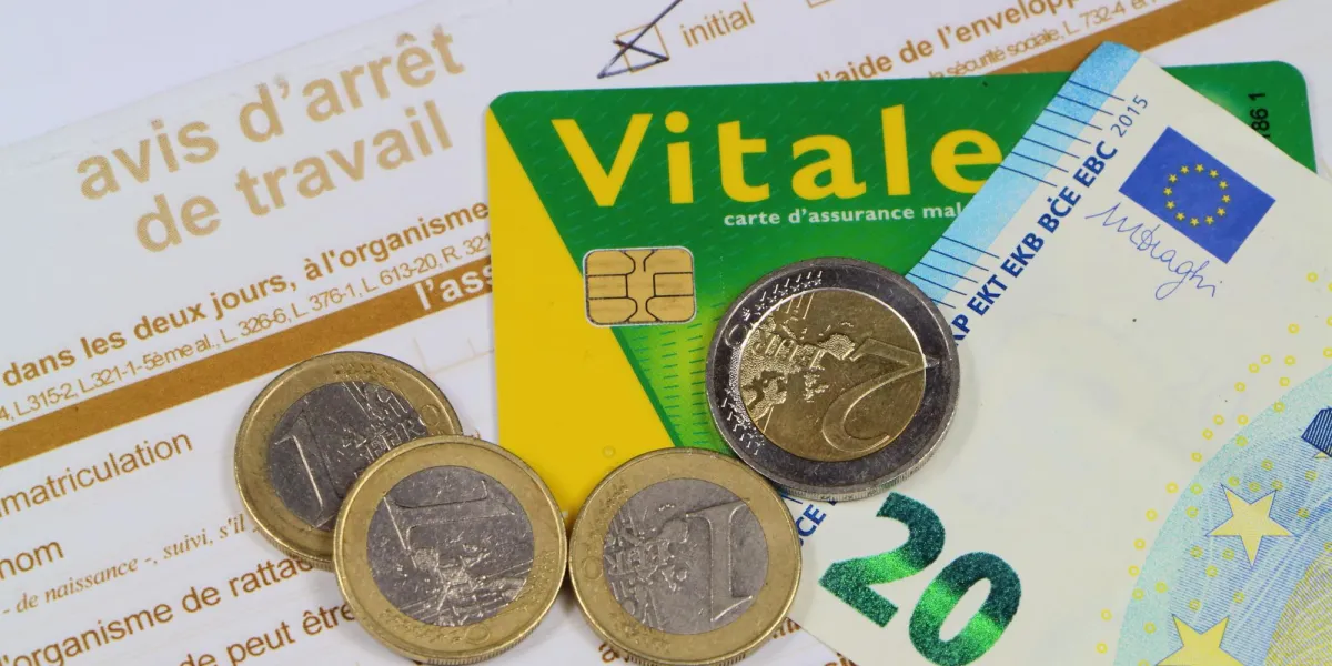 avis d'arrêt de travail, carte vitale, pièces et billet