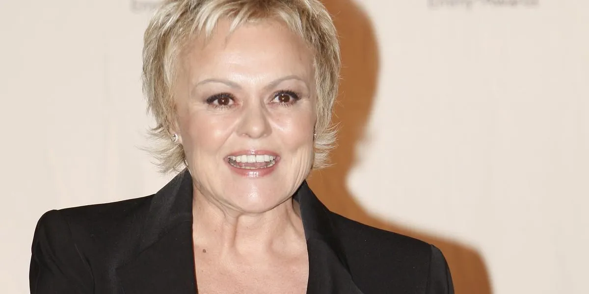 french actress muriel robin holds her award in the best performance by an actress category at the 35th annual international emmy awards, 19 november 2007, in new york  afp photo stan honda   afp photo   stan honda