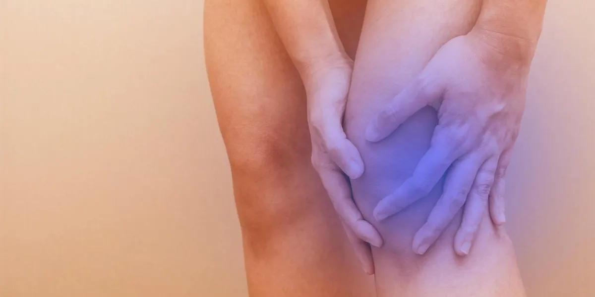 flou des femmes asiatiques à une blessure au genou