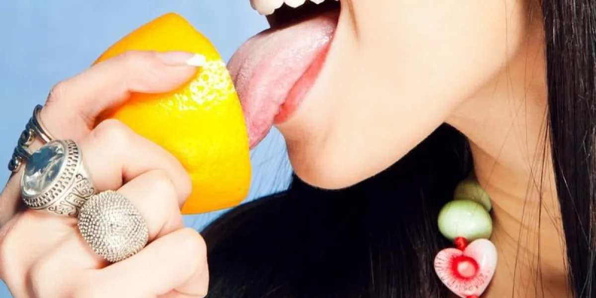 femme, lécher, juteux, citron, fin, studio, coup, profil