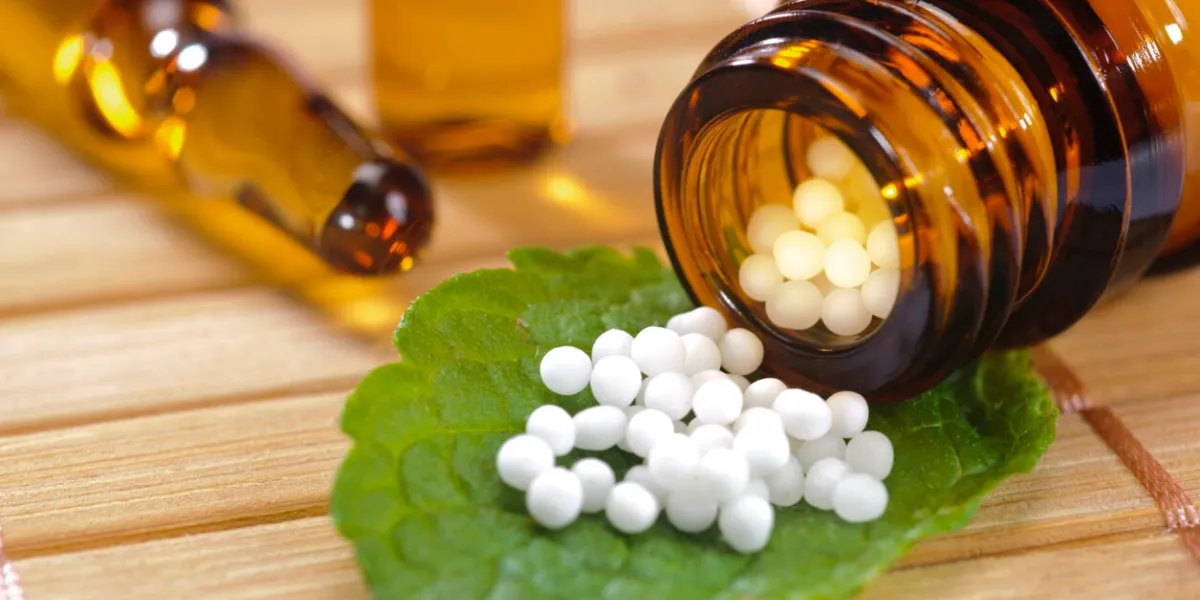 alternative medicine with homeopathy and herbal pills