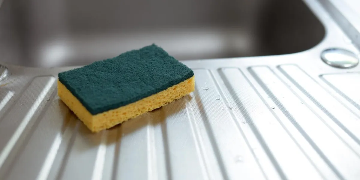 éponge cuisine évier