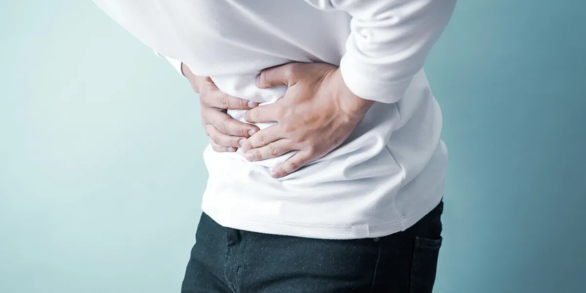 男性　腹痛