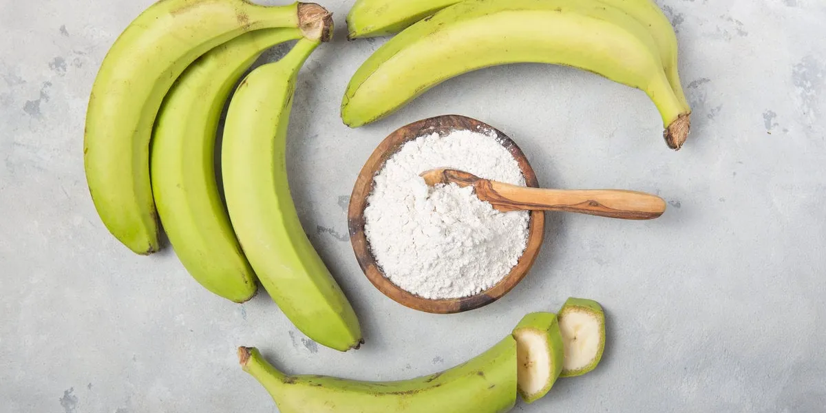 raw and dried green bananas, plantain flour, resistant flour, prebiotic food, gut health