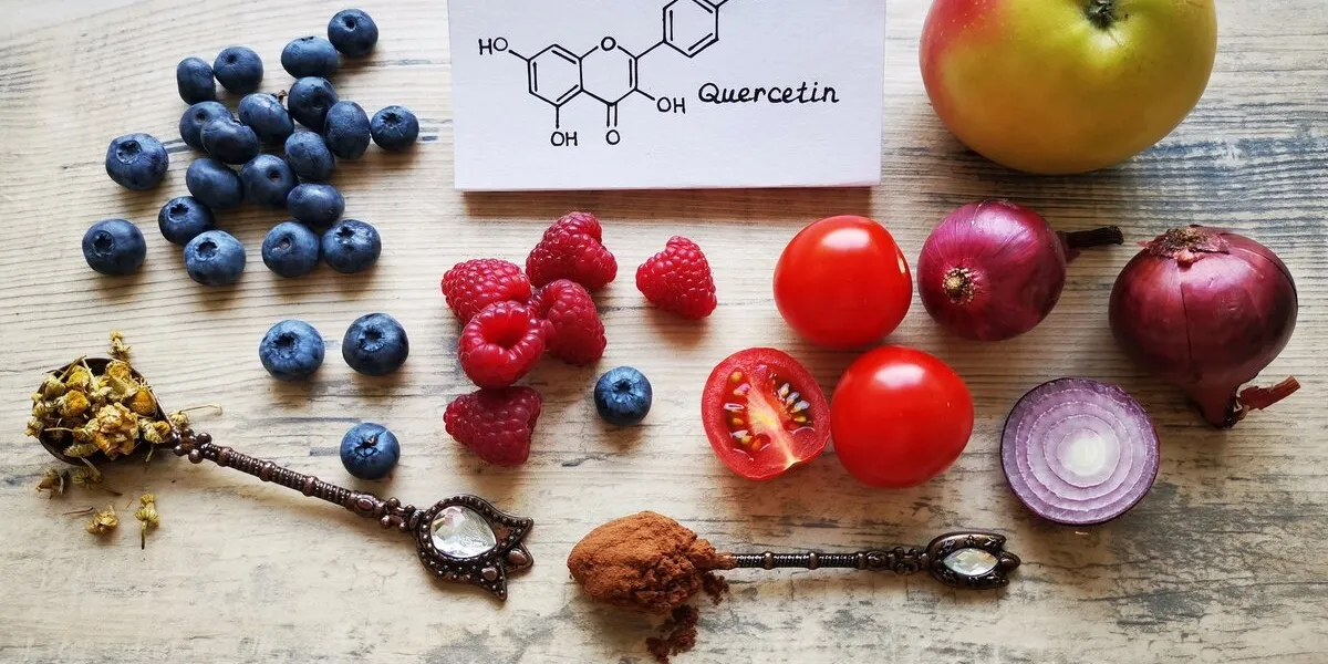 structural chemical formula of quercetin molecule with fresh fru
