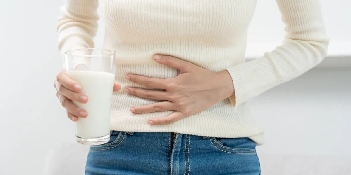 milk allergens, sick sad unhealthy, woman confuse drink milk, runny stuffy sore nose suffer from intolerance allergy trigger symptoms abdominal pain, allergens, protein, rash, death, food allergy
